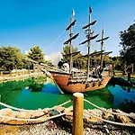 Amadria Park 4* شيبينيك