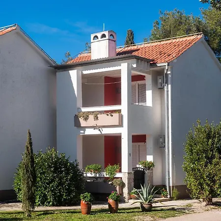 Amadria Park شيبينيك