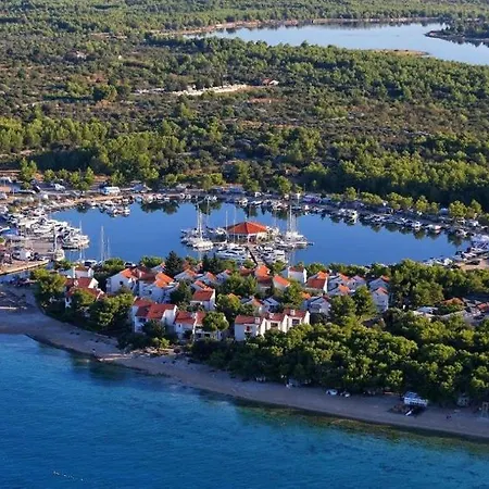 Amadria Park منتجع