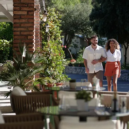 Amadria Park شيبينيك
